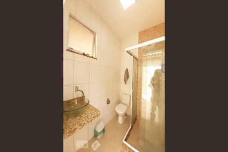 Casa à venda com 160m², 4 quartos e sem vaga Casa à venda com 160m², 4 quartos e sem vagaBanheiro