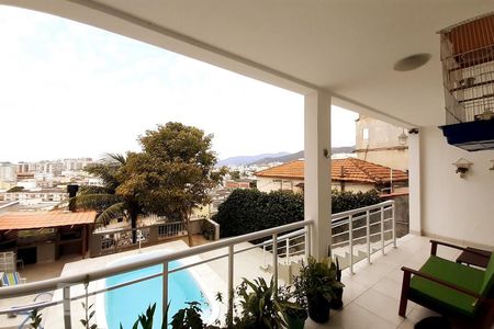 Casa à venda com 160m², 4 quartos e sem vaga Casa à venda com 160m², 4 quartos e sem vagaVista