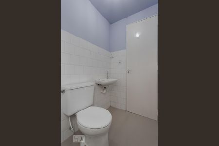Banheiro de apartamento à venda com 1 quarto, 37m² em Jardim Itu-sabará, Porto Alegre