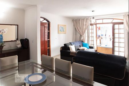 Sala de casa à venda com 7 quartos, 250m² em Jardim São Carlos (zona Leste), São Paulo