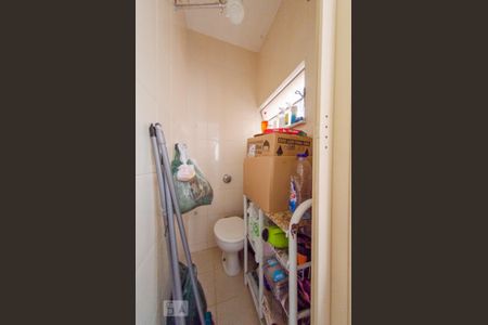 Apartamento à venda com 96m², 3 quartos e sem vaga Apartamento à venda com 96m², 3 quartos e sem vagaBanheiro de serviço