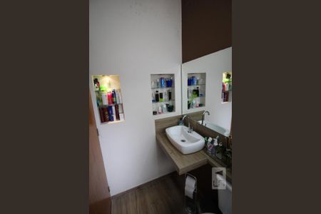 Casa à venda com 127m², 2 quartos e 1 vagaBanheiro da Suíte 2