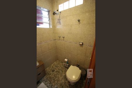 Casa à venda com 127m², 2 quartos e 1 vagaBanheiro