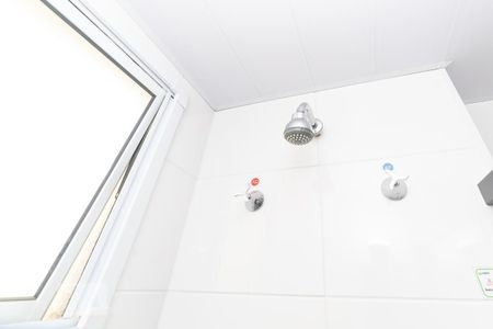 Apartamento à venda com 45m², 2 quartos e 1 vaga Apartamento à venda com 45m², 2 quartos e 1 vagaBanheiro