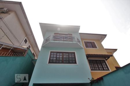 Casa à venda com 169m², 3 quartos e 3 vagasFachada