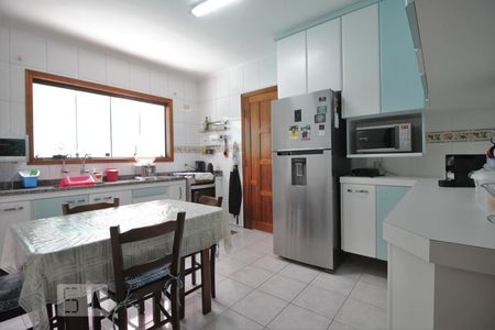 Casa à venda com 169m², 3 quartos e 3 vagasCozinha