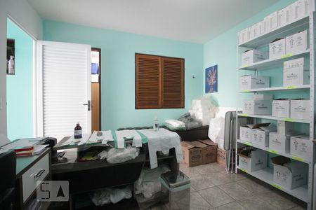 Casa à venda com 169m², 3 quartos e 3 vagasQuarto de Serviço