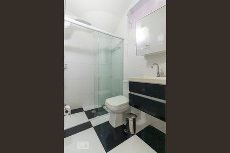 Banheiro de kitnet/studio para alugar com 1 quarto, 40m² em Bela Vista, São Paulo