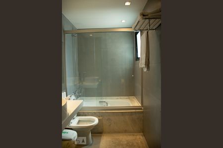 Apartamento para alugar com 110m², 2 quartos e 2 vagas Apartamento para alugar com 110m², 2 quartos e 2 vagasBanheiro Suíte