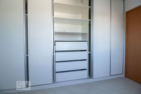Quarto  de apartamento para alugar com 2 quartos, 65m² em Palmeiras de São José, São José dos Campos
