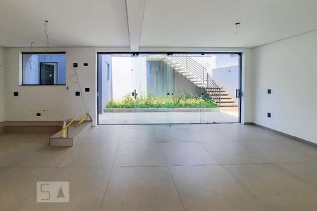 Casa à venda com 340m², 3 quartos e 6 vagas Casa à venda com 340m², 3 quartos e 6 vagascopa/Sala de Jantar