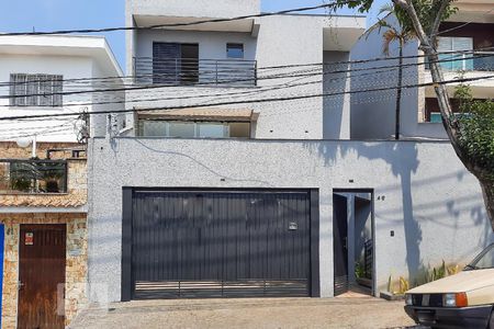 Casa à venda com 340m², 3 quartos e 6 vagas Casa à venda com 340m², 3 quartos e 6 vagasFachada