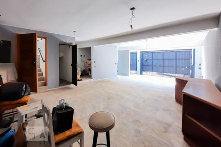 Casa à venda com 340m², 3 quartos e 6 vagas Casa à venda com 340m², 3 quartos e 6 vagasGaragem