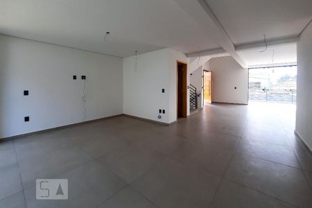 Casa à venda com 340m², 3 quartos e 6 vagas Casa à venda com 340m², 3 quartos e 6 vagascopa/Sala de Jantar