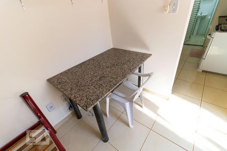 Kitnet - Mesa e cadeiras de kitnet/studio para alugar com 1 quarto, 30m² em Cidade Universitária, Campinas