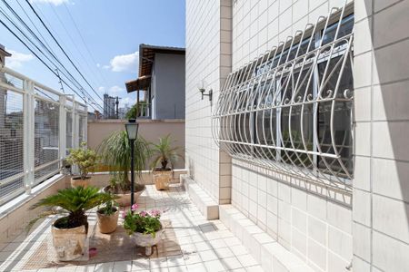 Apartamento à venda com 117m², 3 quartos e 2 vagasEntrada