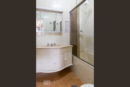 Casa à venda com 350m², 4 quartos e 2 vagasBanheiro da Suíte