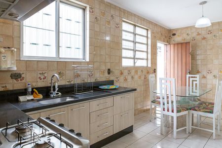 Casa à venda com 350m², 4 quartos e 2 vagasCozinha