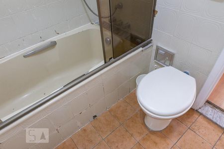 Casa à venda com 350m², 4 quartos e 2 vagasBanheiro da Suíte