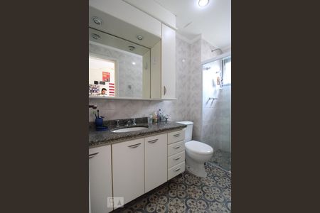 Apartamento para alugar com 169m², 3 quartos e 3 vagasBanheiro da suíte 2 