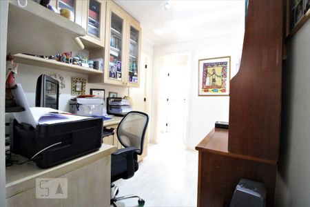 Apartamento para alugar com 169m², 3 quartos e 3 vagasEscritório