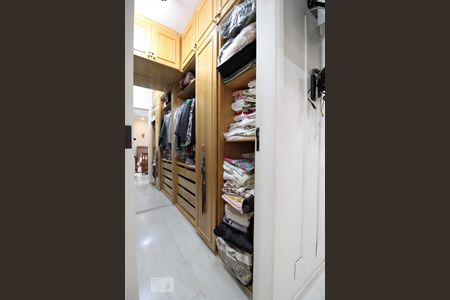 Apartamento para alugar com 169m², 3 quartos e 3 vagasSuíte 1 - Closet 