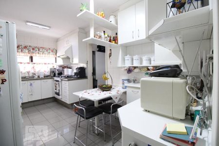 Apartamento para alugar com 169m², 3 quartos e 3 vagasCozinha
