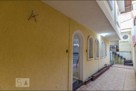Casa à venda com 152m², 4 quartos e 3 vagas Casa à venda com 152m², 4 quartos e 3 vagasCorredor Lateral - Quintal