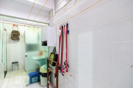 Casa de condomínio à venda com 136m², 3 quartos e 3 vagasÁrea de Serviço/Quintal