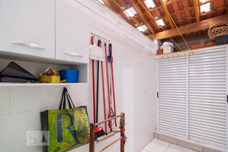 Casa de condomínio à venda com 136m², 3 quartos e 3 vagasÁrea de Serviço/Quintal