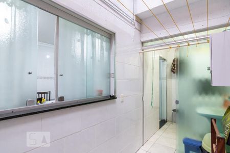 Casa de condomínio à venda com 136m², 3 quartos e 3 vagasÁrea de Serviço/Quintal