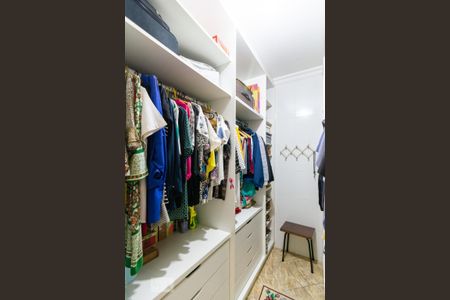 Casa de condomínio à venda com 136m², 3 quartos e 3 vagasCloset Suíte 1