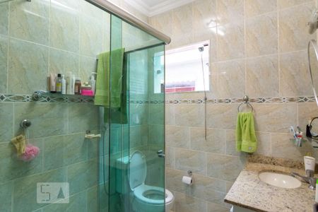 Casa de condomínio à venda com 136m², 3 quartos e 3 vagasBanheiro