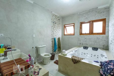 Casa à venda com 360m², 4 quartos e 1 vaga Casa à venda com 360m², 4 quartos e 1 vagaBanheiro da suíte 1