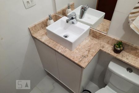 Apartamento à venda com 74m², 2 quartos e 1 vaga Apartamento à venda com 74m², 2 quartos e 1 vagaBanheiro da Suíte 2