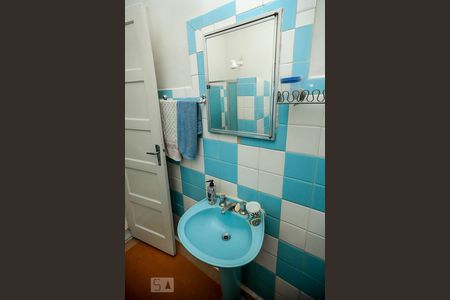 Casa à venda com 160m², 2 quartos e 4 vagas Casa à venda com 160m², 2 quartos e 4 vagasBanheiro