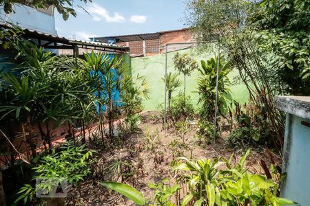 Casa à venda com 160m², 2 quartos e 4 vagas Casa à venda com 160m², 2 quartos e 4 vagasQuintal fundos