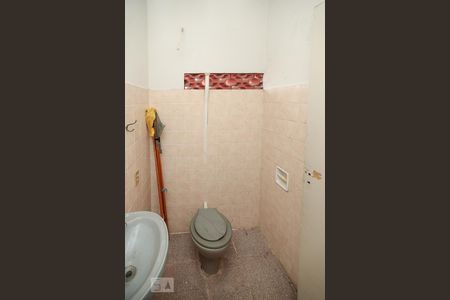 Casa à venda com 160m², 2 quartos e 4 vagas Casa à venda com 160m², 2 quartos e 4 vagasBanheiro terraço