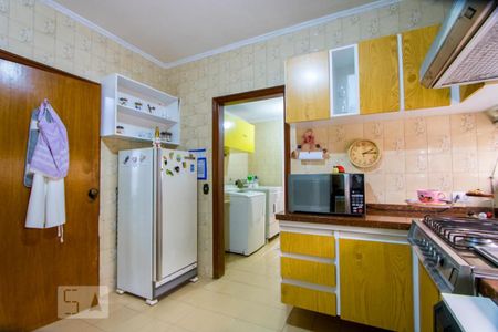 Casa à venda com 320m², 4 quartos e 6 vagasCozinha