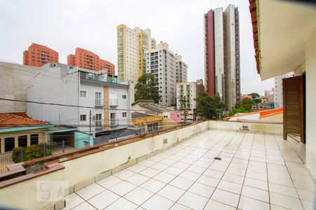 Casa à venda com 320m², 4 quartos e 6 vagasVaranda do quarto 1
