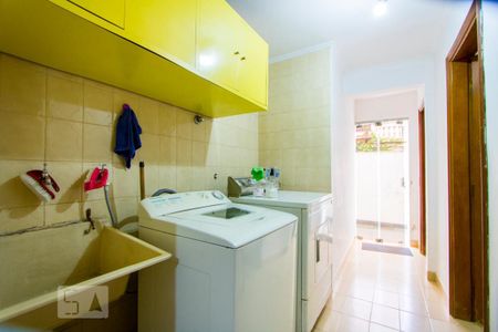 Casa à venda com 320m², 4 quartos e 6 vagasÁrea de serviço