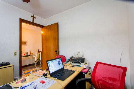 Casa à venda com 320m², 4 quartos e 6 vagasEscritório