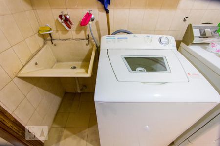 Casa à venda com 320m², 4 quartos e 6 vagasÁrea de serviço