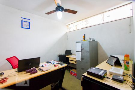 Casa à venda com 320m², 4 quartos e 6 vagasEscritório