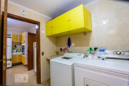 Casa à venda com 320m², 4 quartos e 6 vagasÁrea de serviço