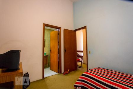 Casa à venda com 320m², 4 quartos e 6 vagasQuarto 2 - Suíte