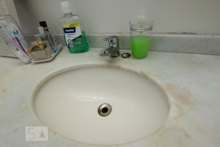 Casa à venda com 191m², 4 quartos e 2 vagas Casa à venda com 191m², 4 quartos e 2 vagasBanheiro da Suíte 1