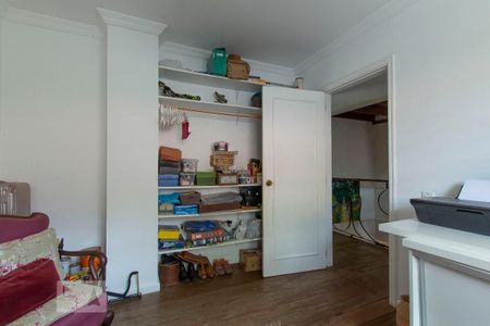 Casa à venda com 191m², 4 quartos e 2 vagas Casa à venda com 191m², 4 quartos e 2 vagasQuarto 3 - Escritório