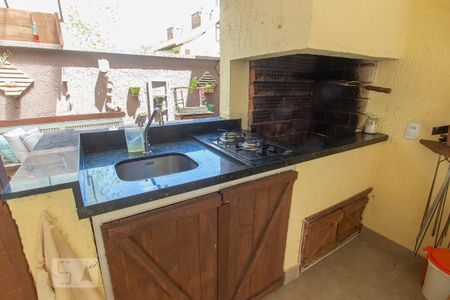 Casa à venda com 191m², 4 quartos e 2 vagas Casa à venda com 191m², 4 quartos e 2 vagasChurrasqueira