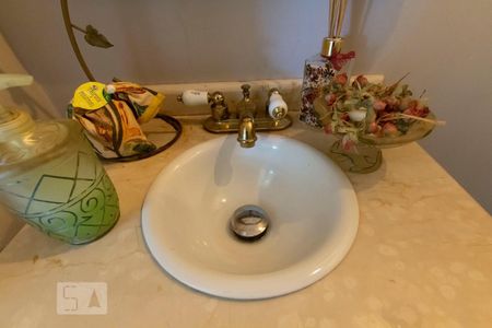 Casa à venda com 191m², 4 quartos e 2 vagas Casa à venda com 191m², 4 quartos e 2 vagasLavabo